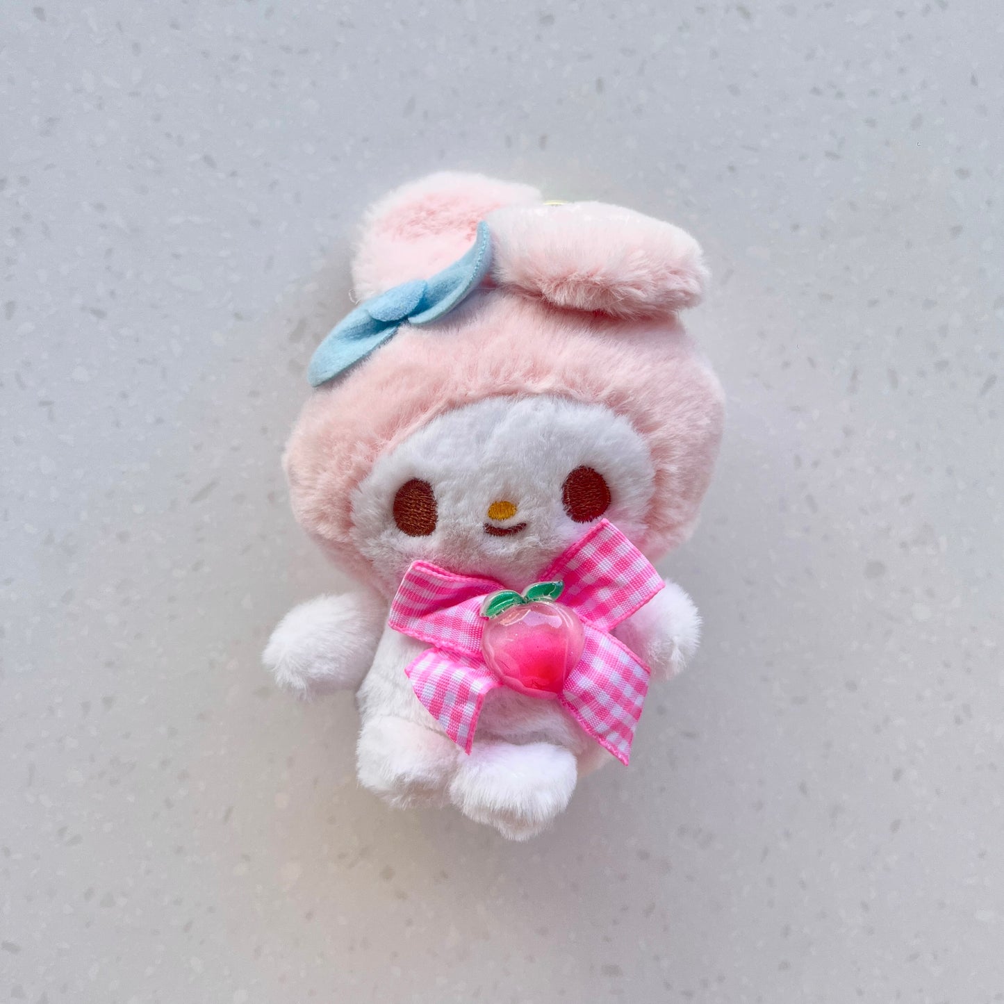 Porte-clés en peluche Sanrio Sweet Peach