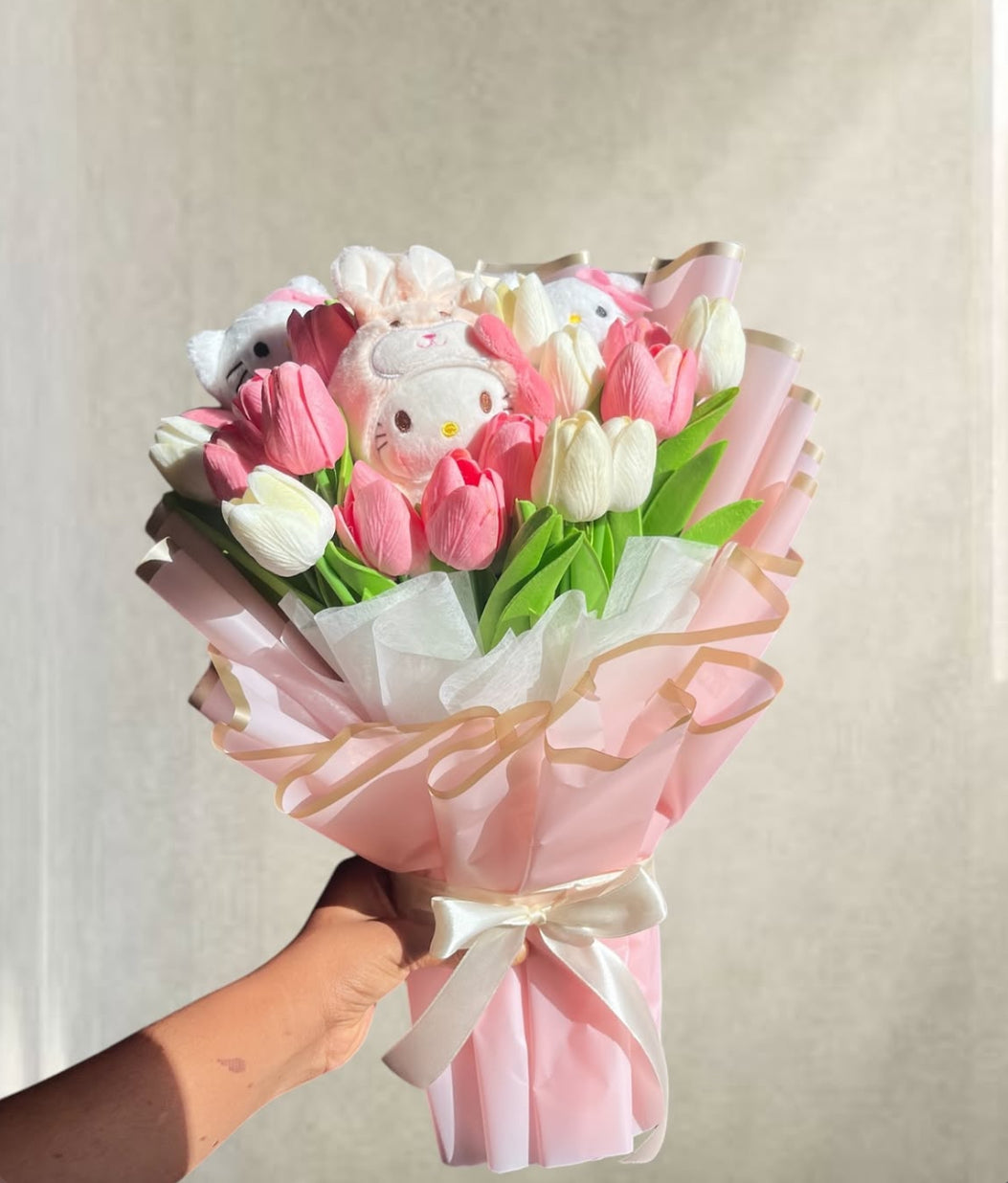 Hello Kitty Tulip Bouquet – The21Suns