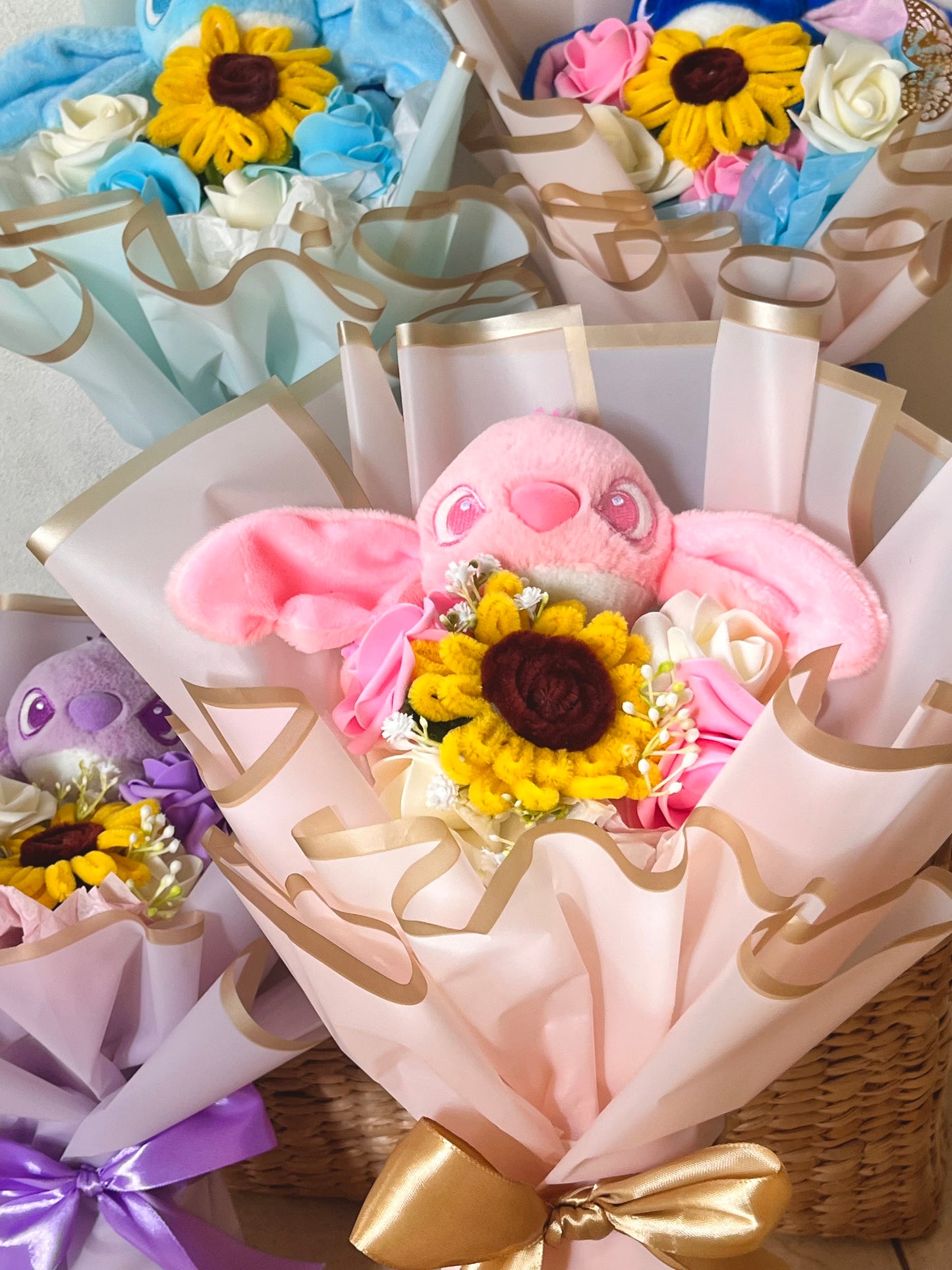 Deluxe Stitch Plush Bouquet