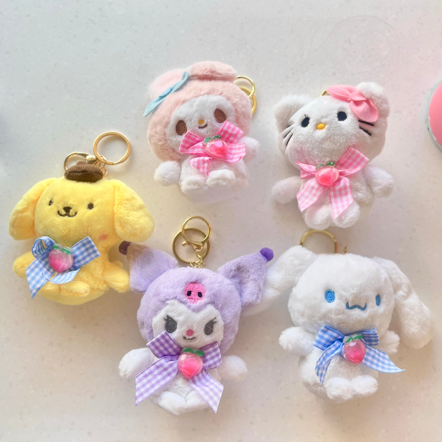 Porte-clés en peluche Sanrio Sweet Peach