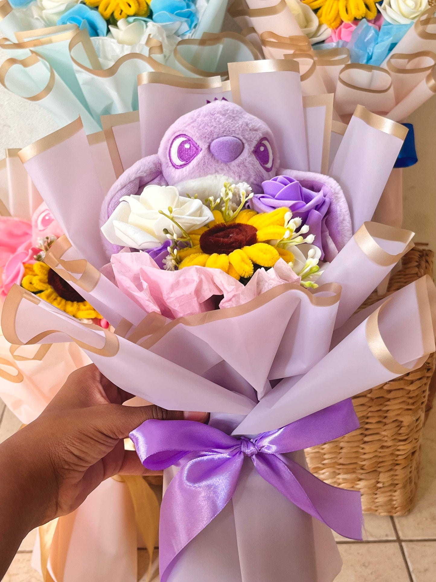 Deluxe Stitch Plush Bouquet